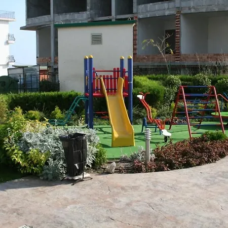 комплекс лессо аппартаменты студия а04 Apartamento Ravda